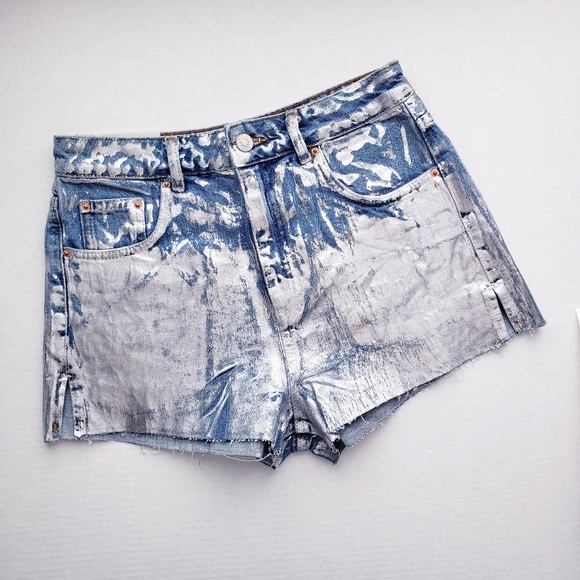 Topshop Moto Metallic Paint Cutoff Mom Shorts - Picture 5 of 9